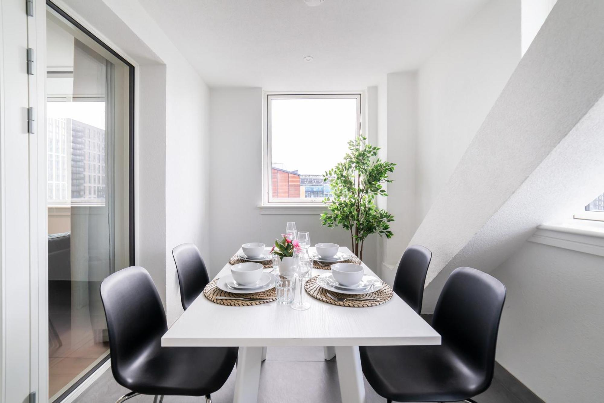 Stylish Retreats On Olympic Way Leilighet London Eksteriør bilde