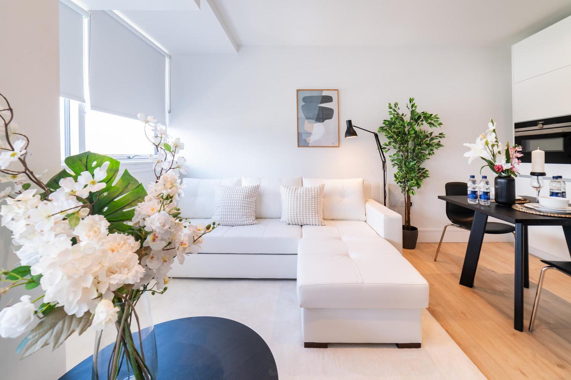 Stylish Retreats On Olympic Way Leilighet London Eksteriør bilde