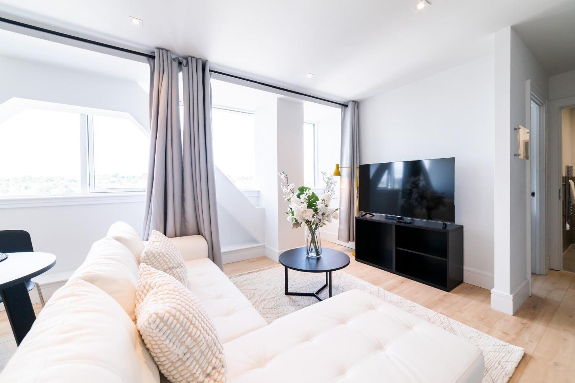 Stylish Retreats On Olympic Way Leilighet London Eksteriør bilde