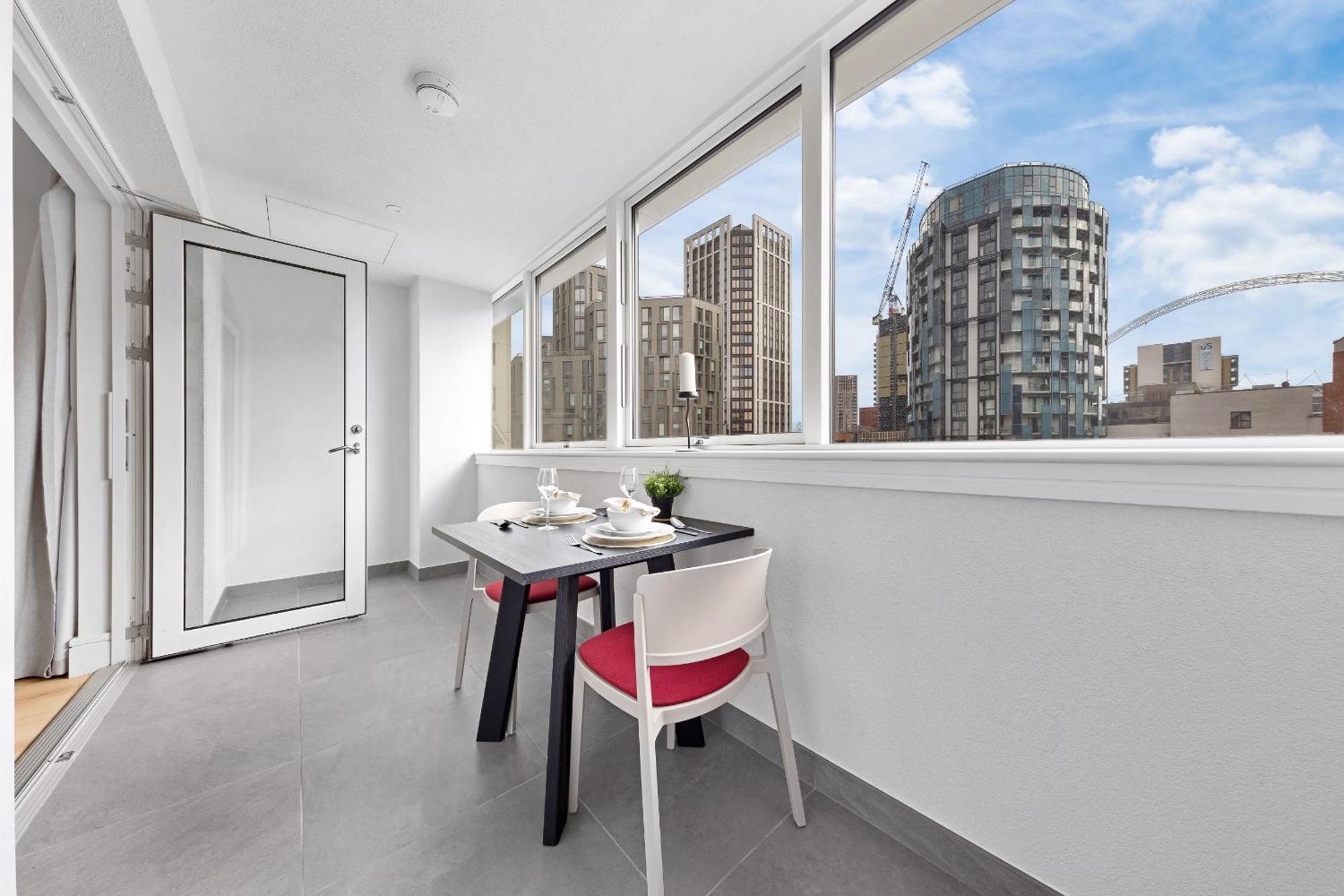 Stylish Retreats On Olympic Way Leilighet London Eksteriør bilde