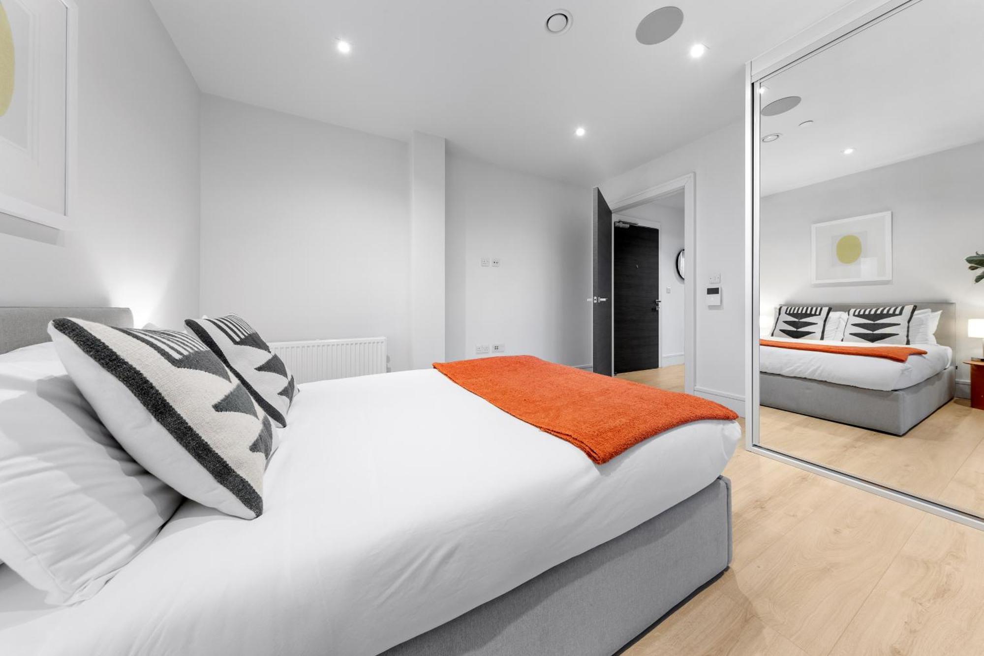 Stylish Retreats On Olympic Way Leilighet London Eksteriør bilde